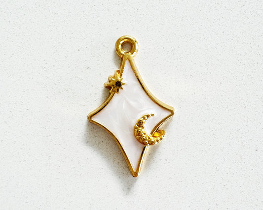 Diamond Pearly Charm