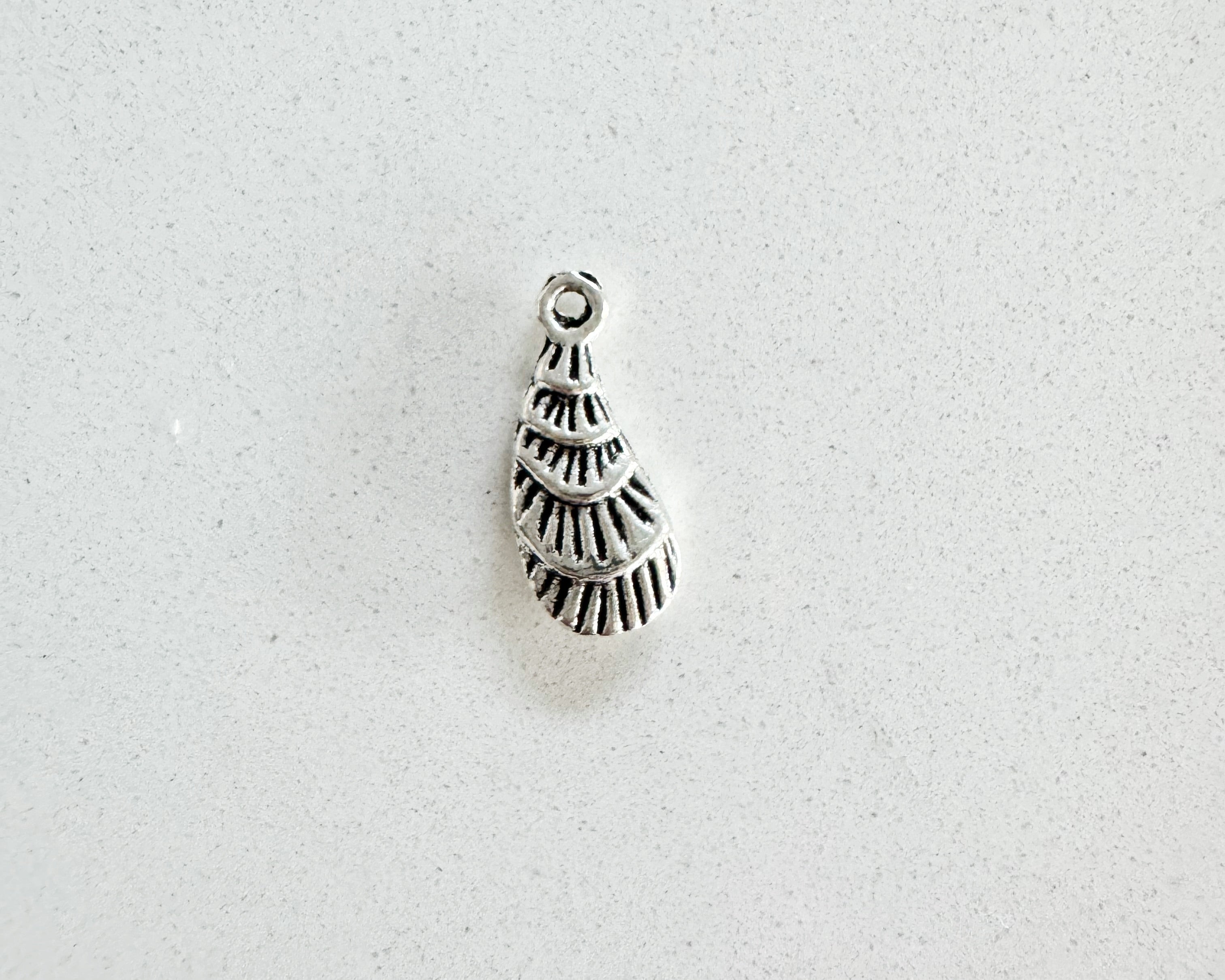 Shell Charm – We Love Charms & Co